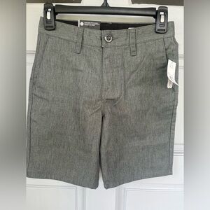 Volcom YOUTH Waist 26 Regular Rise Modern Straight Chino Shorts Charcoal Shorts